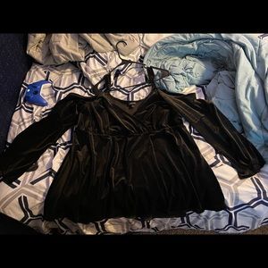 🔴Torrid 3X Black Velvet Cold Shoulder Babydoll